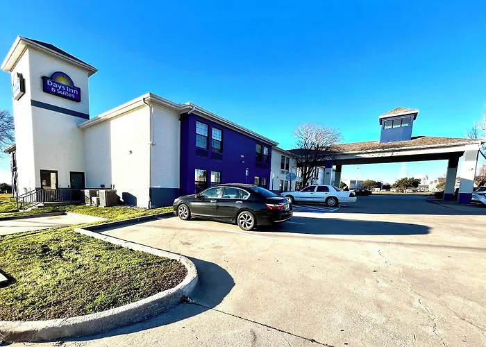 Days Inn By Wyndham Dallas Plano